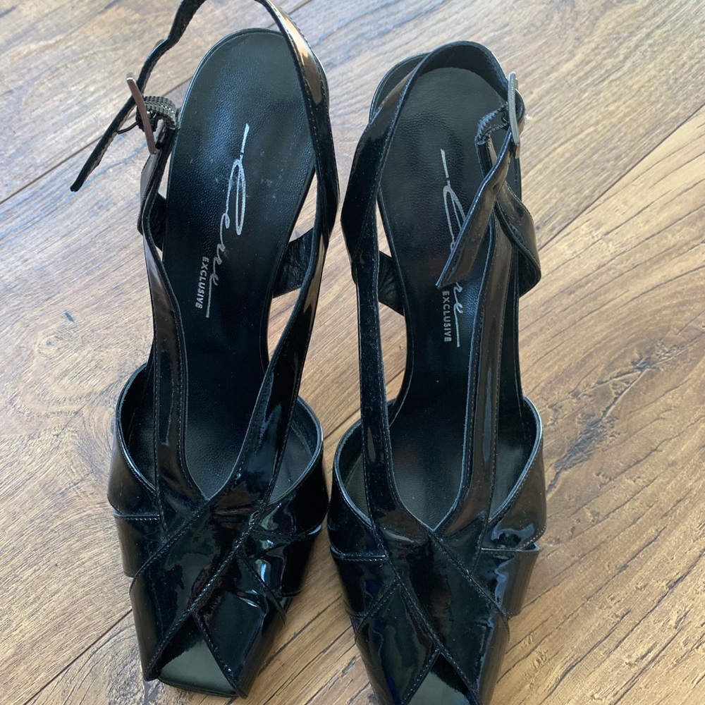 black patent leather heels size 37 1/2